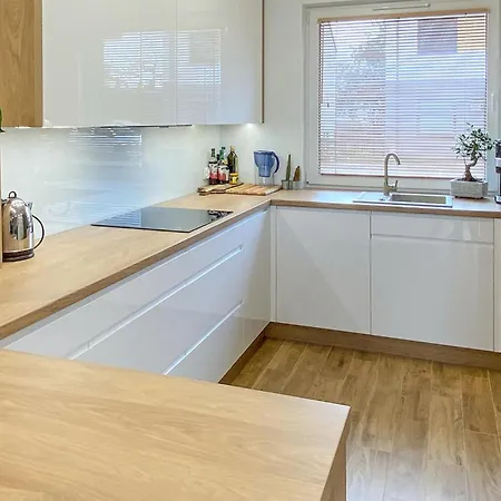 3 Bedroom Stunning In Dom wakacyjny Gdynia
